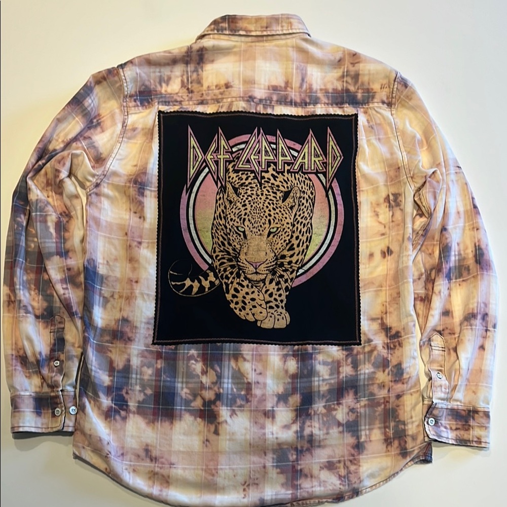 Handmade|Upcycled Rock Band Shirt– Bleached Grunge Shirt w/ DEF LEPPARD Unisex M